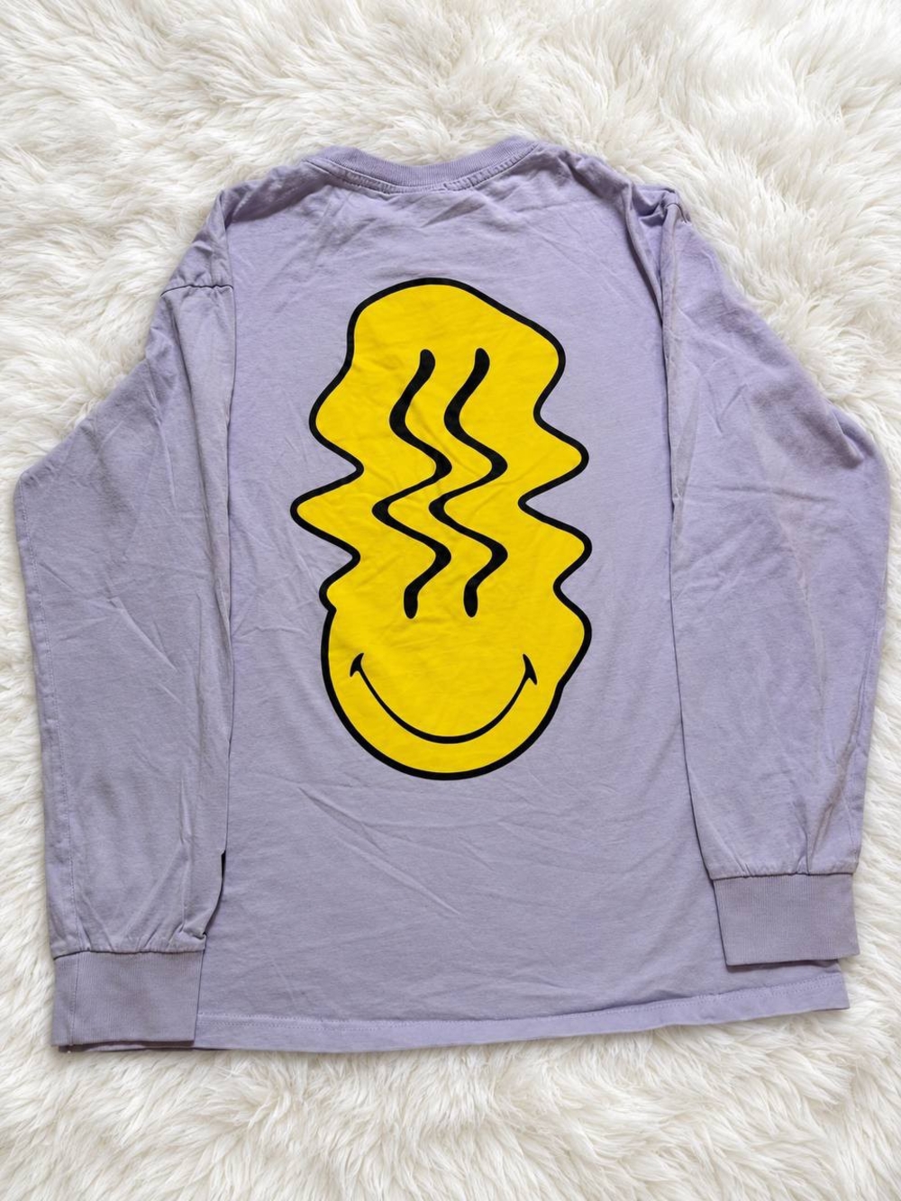 Unisex Lavender Long-Sleeve Graphic Tee with Yellow Smiley Design